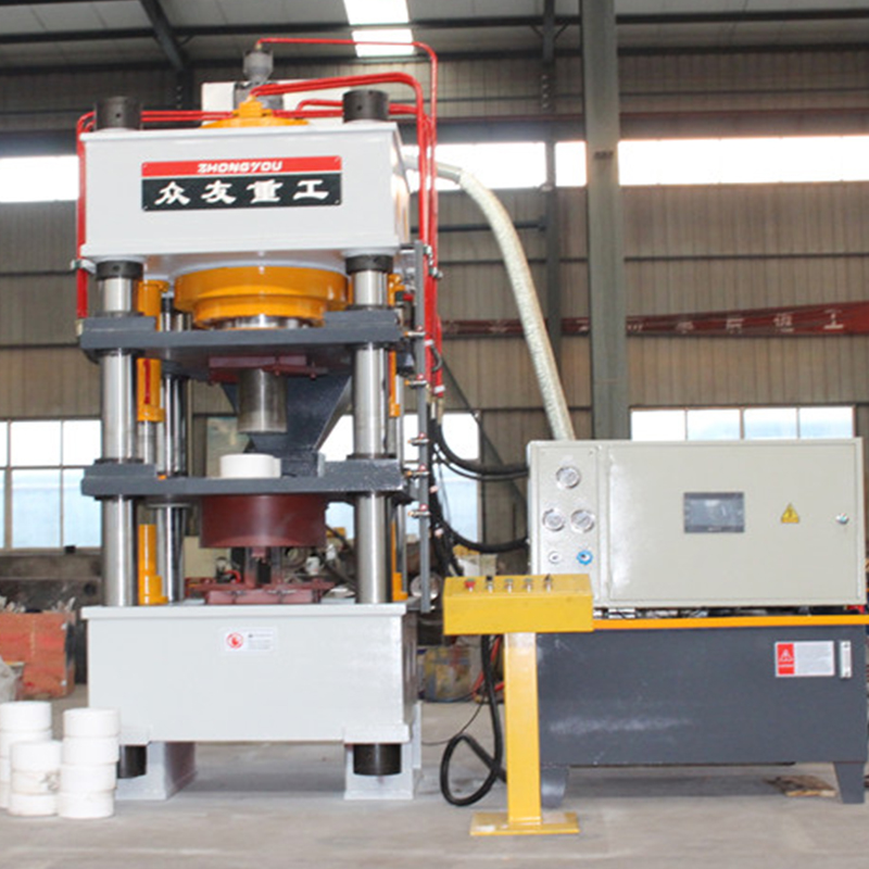 四柱油壓機(jī)在使用前需要做哪些準(zhǔn)備？