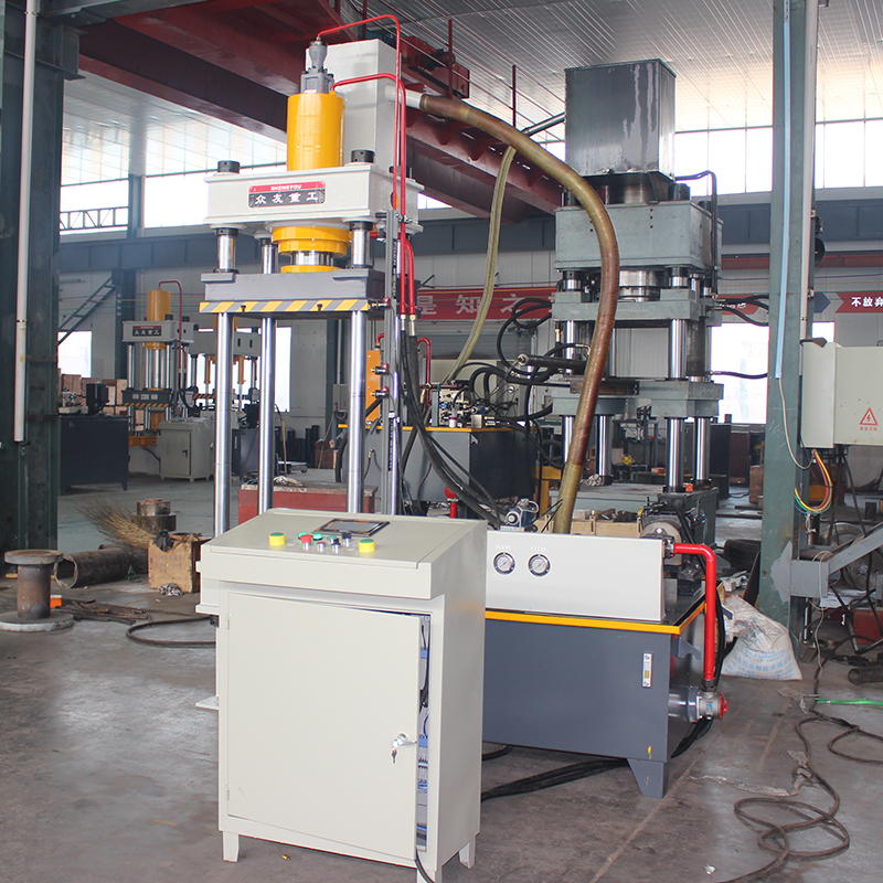 怎么更安全的使用汽車發動機底護板油壓機？