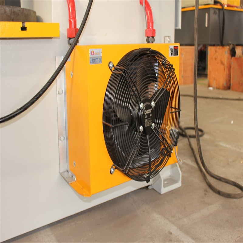 風冷單臂液壓機