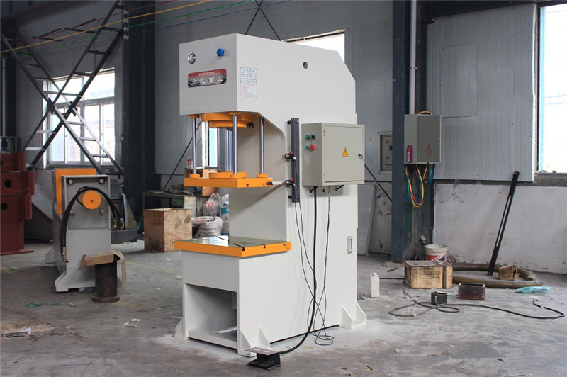 100噸四柱導向單臂油壓機