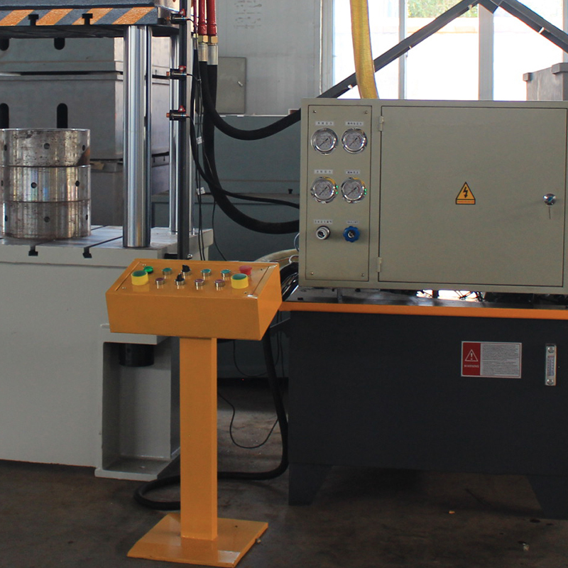 200噸壓浴鹽球帶PLC液壓機